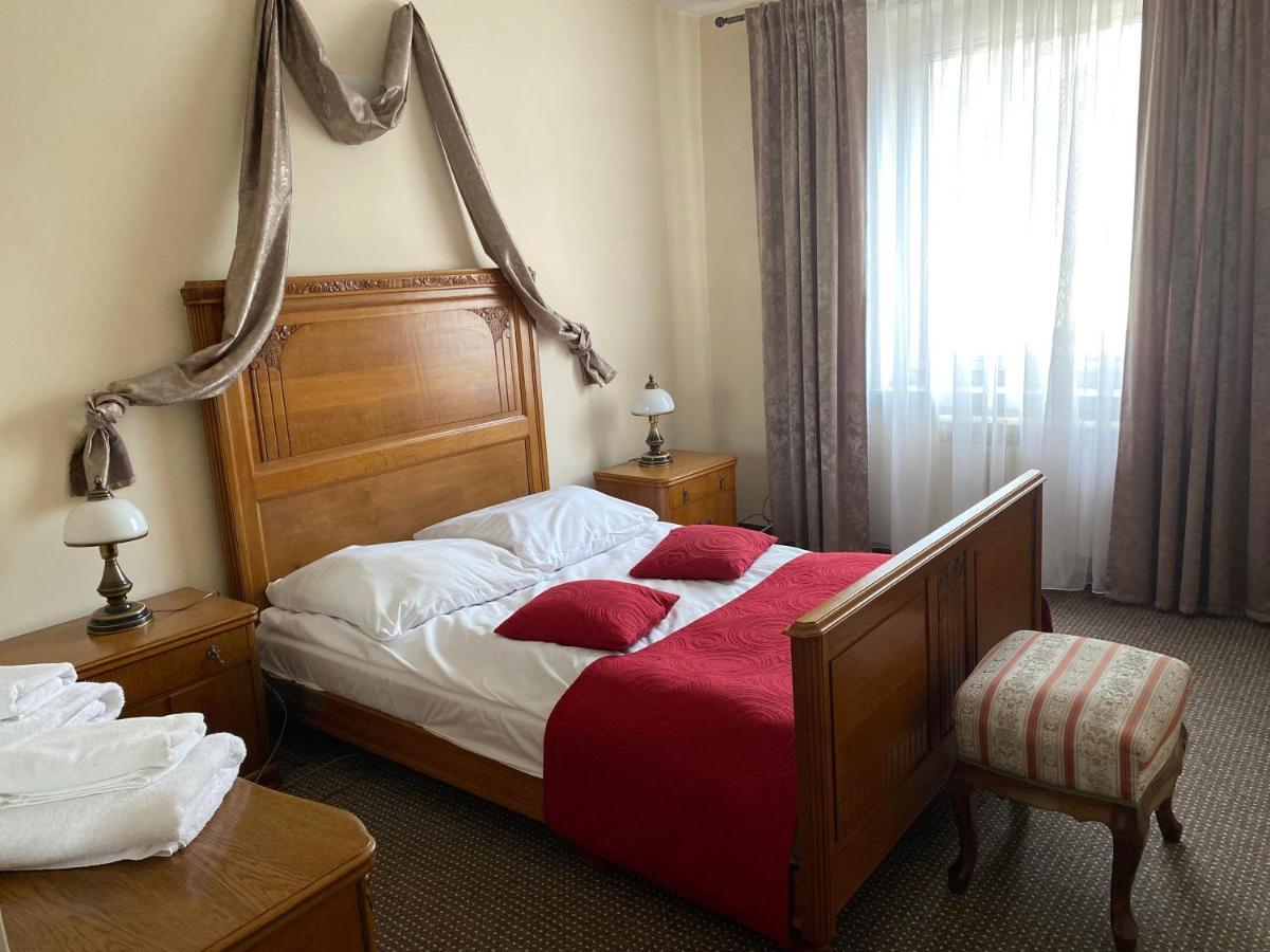 Aparthotel Obiekt "Czarny Rycerz" à Jastrzębie Zdrój Extérieur photo