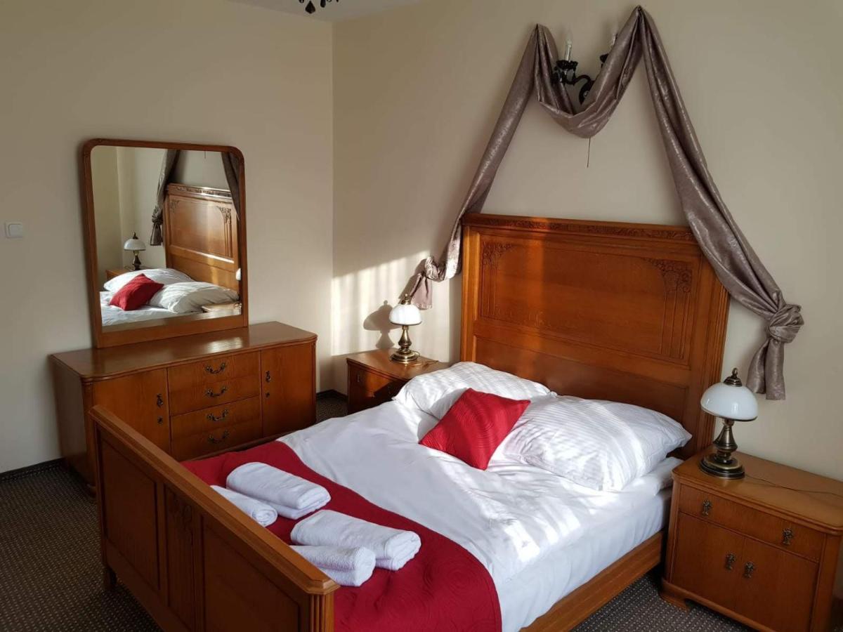 Aparthotel Obiekt "Czarny Rycerz" à Jastrzębie Zdrój Extérieur photo